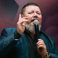 Pastor: Claudio Ozán